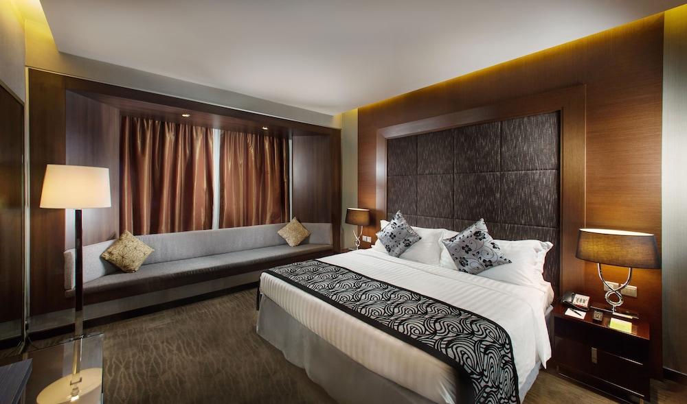Khách sạn Wyndham 5*